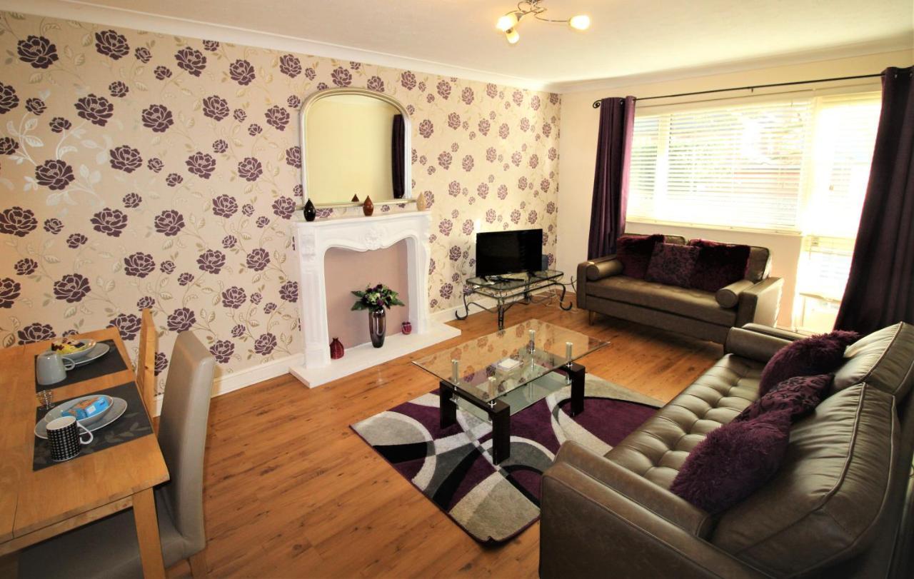 Doncaster - Boswell - Large Balcony Apartment - 2 Double Beds - 2 Bedrooms - Close To Town & Racecourse - Off Street Parking 2 Cars - Fast Wifi Doncaster