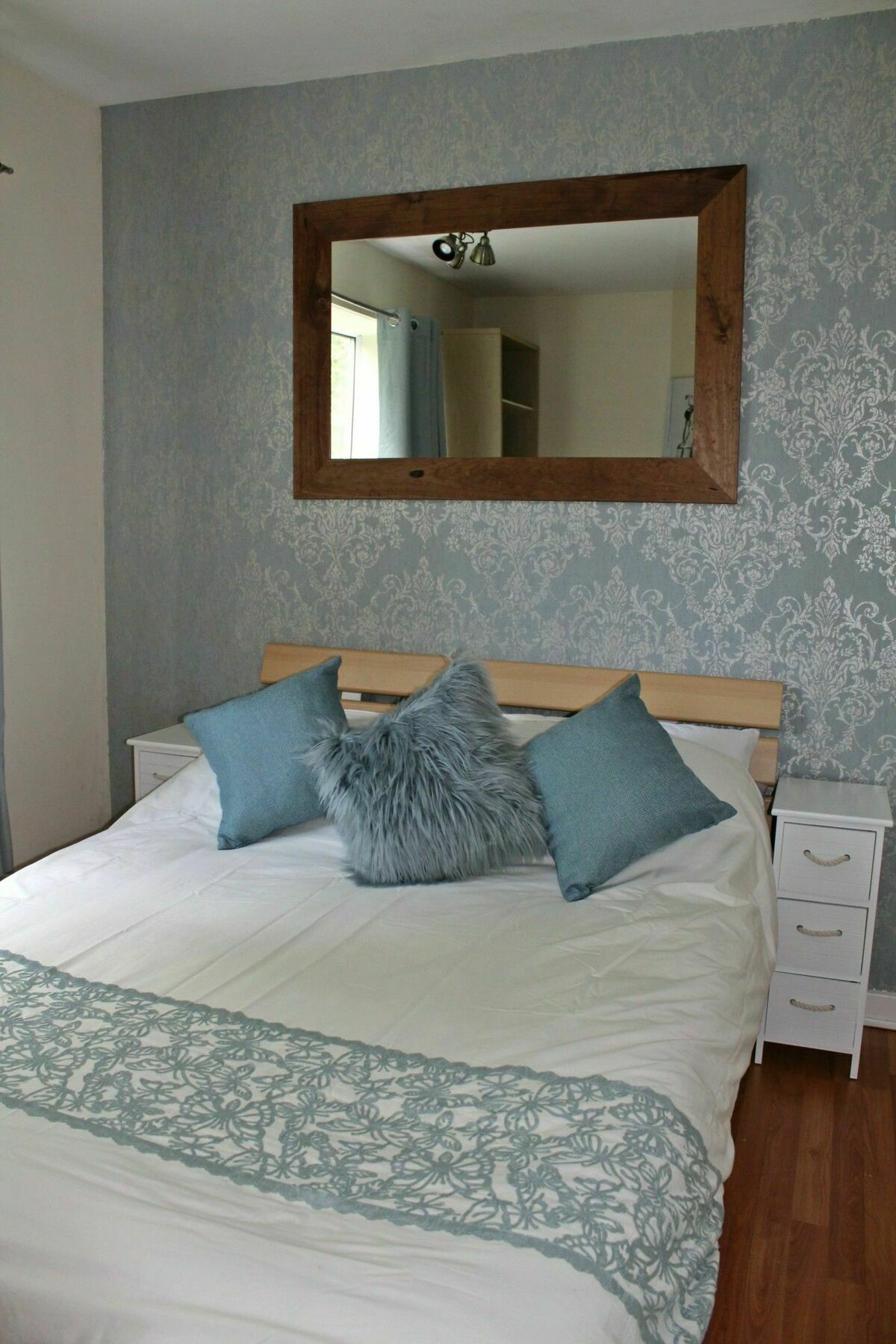 Doncaster - Boswell - Large Balcony Apartment - 2 Double Beds - 2 Bedrooms - Close To Town & Racecourse - Off Street Parking 2 Cars - Fast Wifi Apartment Doncaster